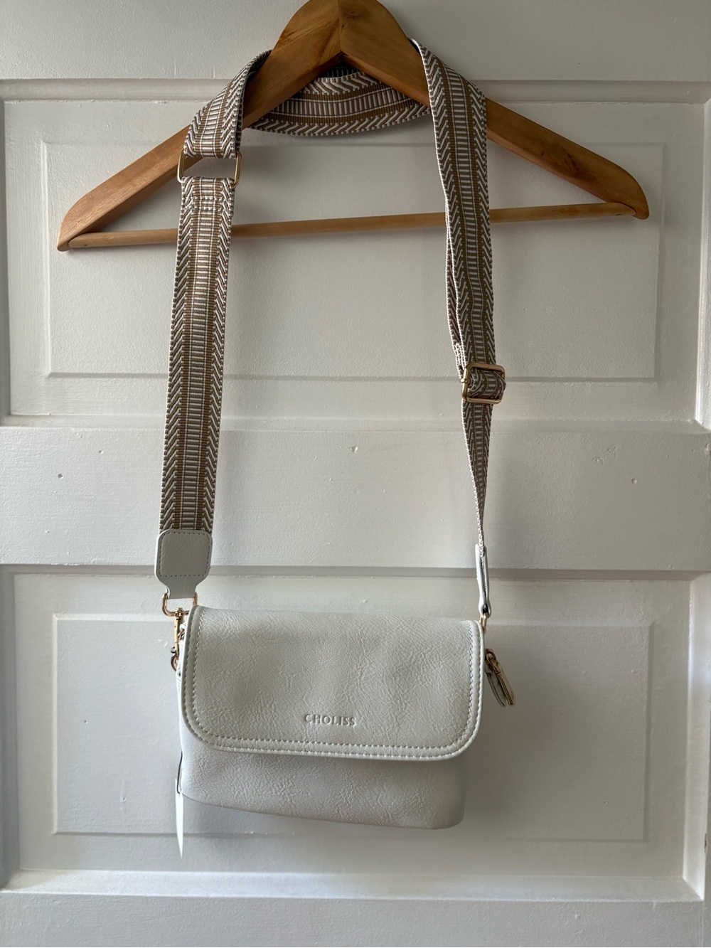 Choliss White Crossbody Bag with Adjustable Strap